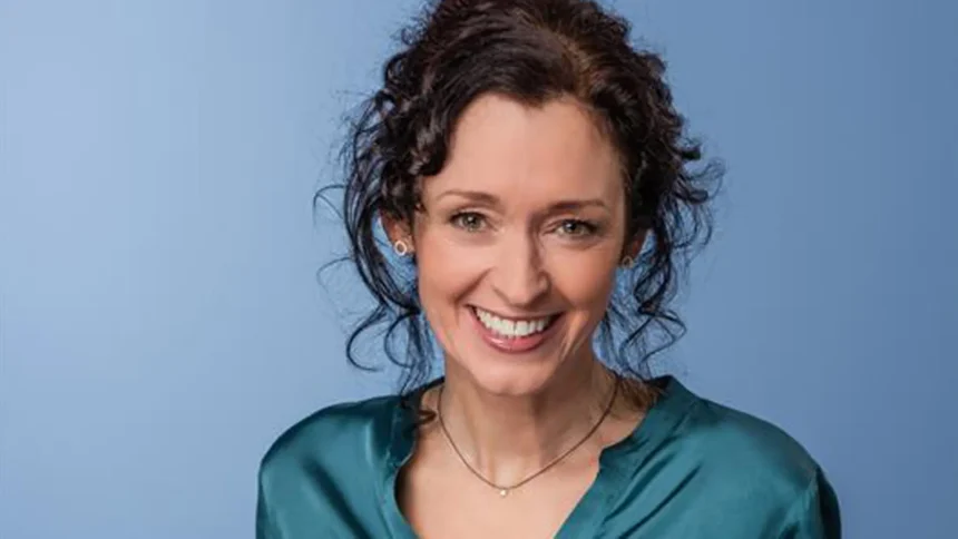 julia finkernagel